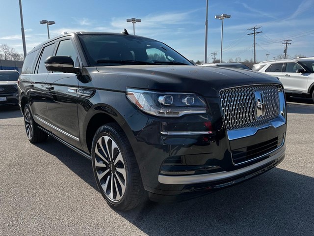 2023 Lincoln Navigator L Reserve at Chris Auffenberg Ford Lincoln in Washington MO