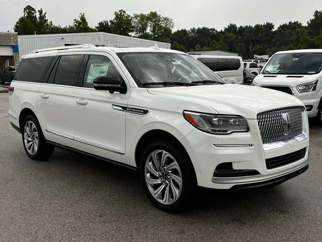 2024 Lincoln Navigator L Reserve at Chris Auffenberg Ford Lincoln in Washington MO