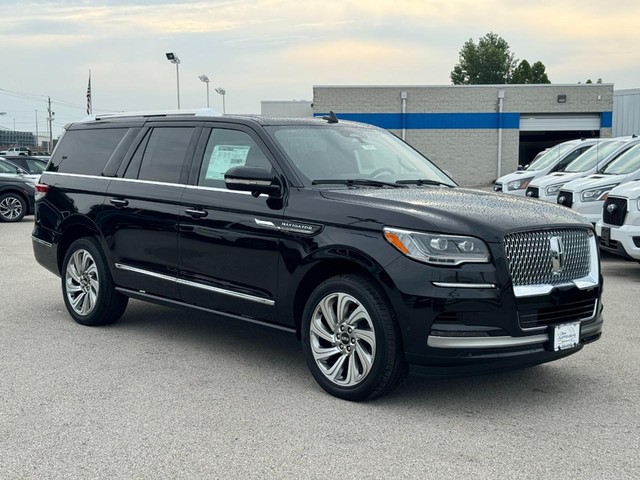 2024 Lincoln Navigator L Reserve at Chris Auffenberg Ford Lincoln in Washington MO