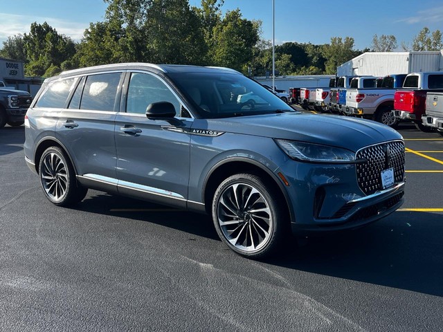 2025 Lincoln Aviator Reserve at Chris Auffenberg Ford Lincoln in Washington MO