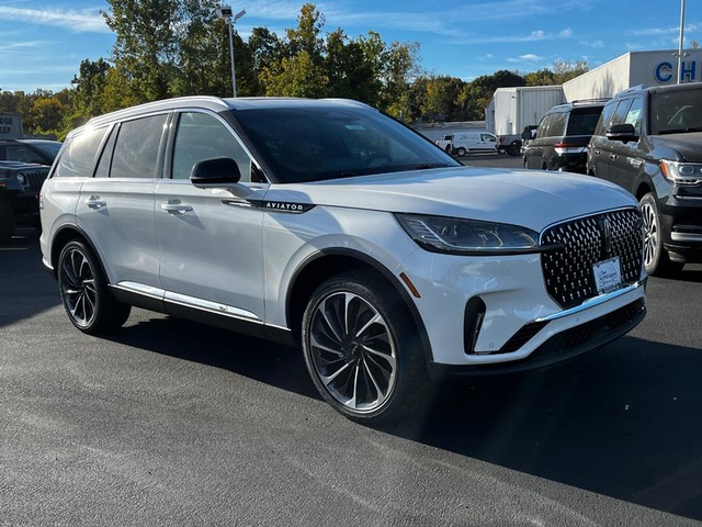 2025 Lincoln Aviator Reserve at Chris Auffenberg Ford Lincoln in Washington MO