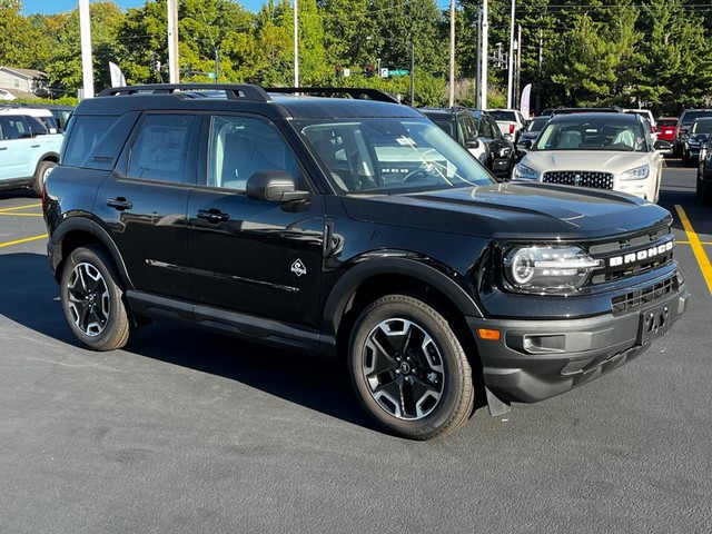 2024 Ford Bronco Sport Outer Banks at Chris Auffenberg Ford Lincoln in Washington MO