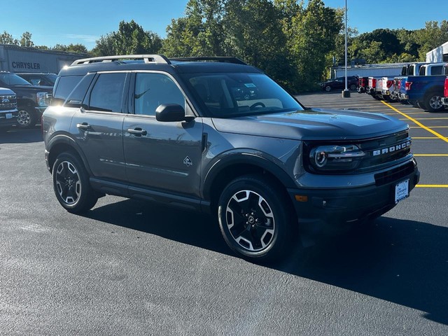 2024 Ford Bronco Sport Outer Banks at Chris Auffenberg Ford Lincoln in Washington MO