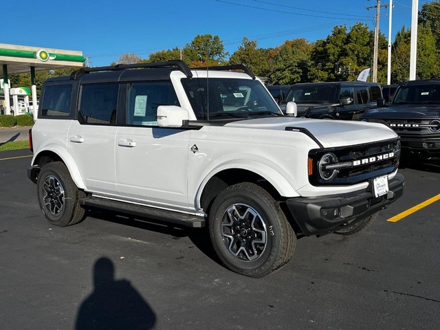 2024 Ford Bronco Outer Banks at Chris Auffenberg Ford Lincoln in Washington MO