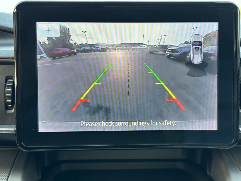 Ford Explorer Vehicle Full-screen Gallery Image 22