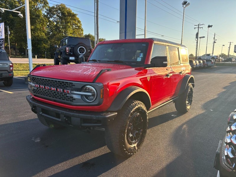 Ford Bronco Vehicle Full-screen Gallery Image 08