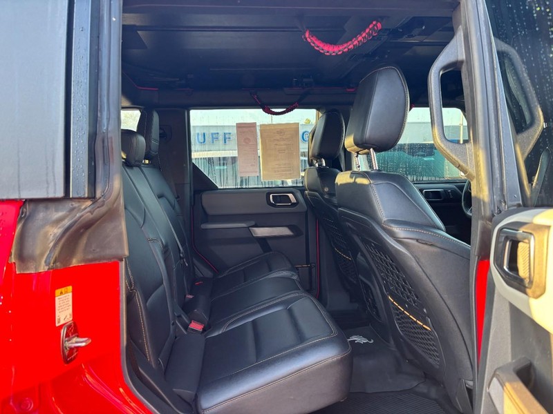 Ford Bronco Vehicle Full-screen Gallery Image 10