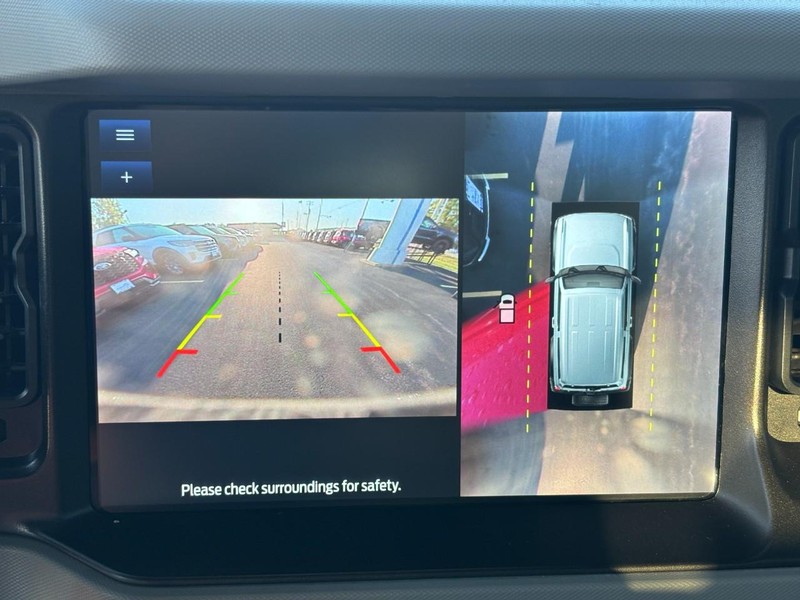 Ford Bronco Vehicle Full-screen Gallery Image 21