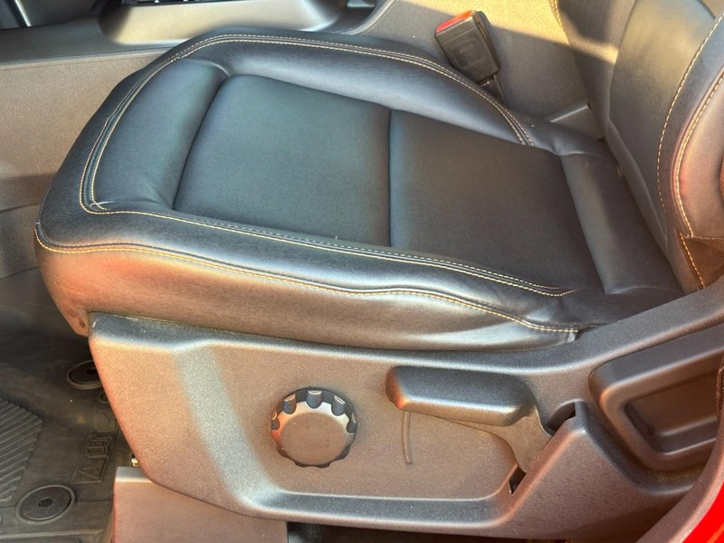 Ford Bronco Vehicle Full-screen Gallery Image 25