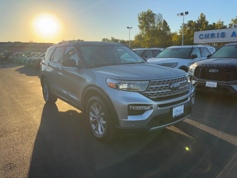 Ford Explorer Vehicle Full-screen Gallery Image 02