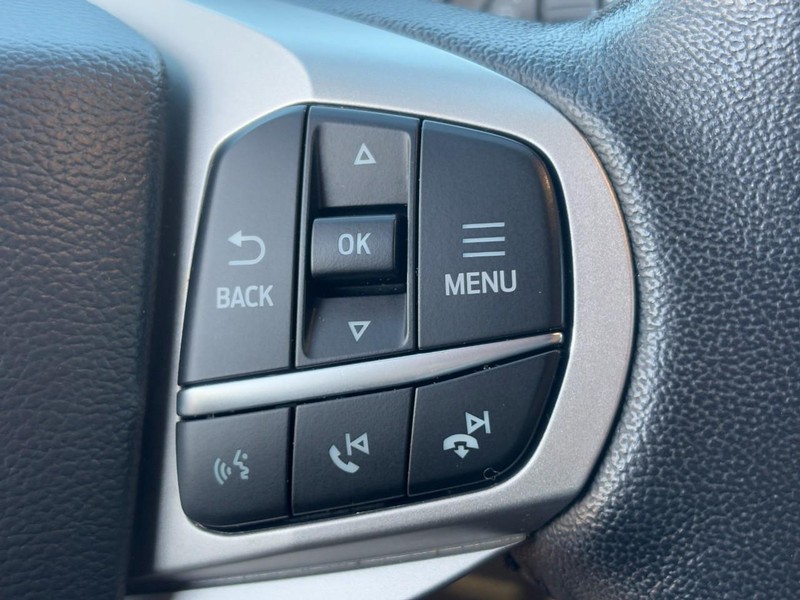 Ford Explorer Vehicle Full-screen Gallery Image 19