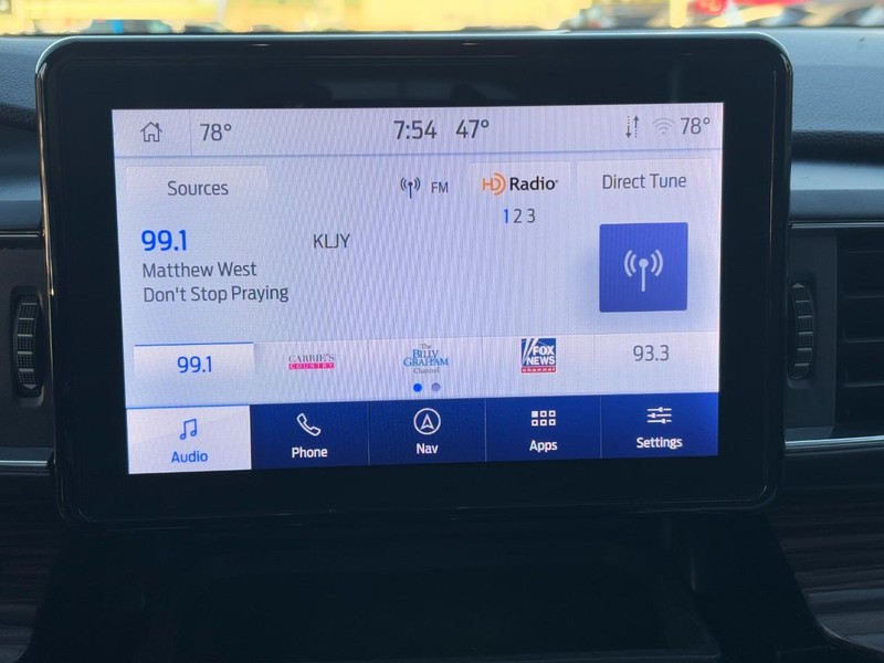 Ford Explorer Vehicle Full-screen Gallery Image 21