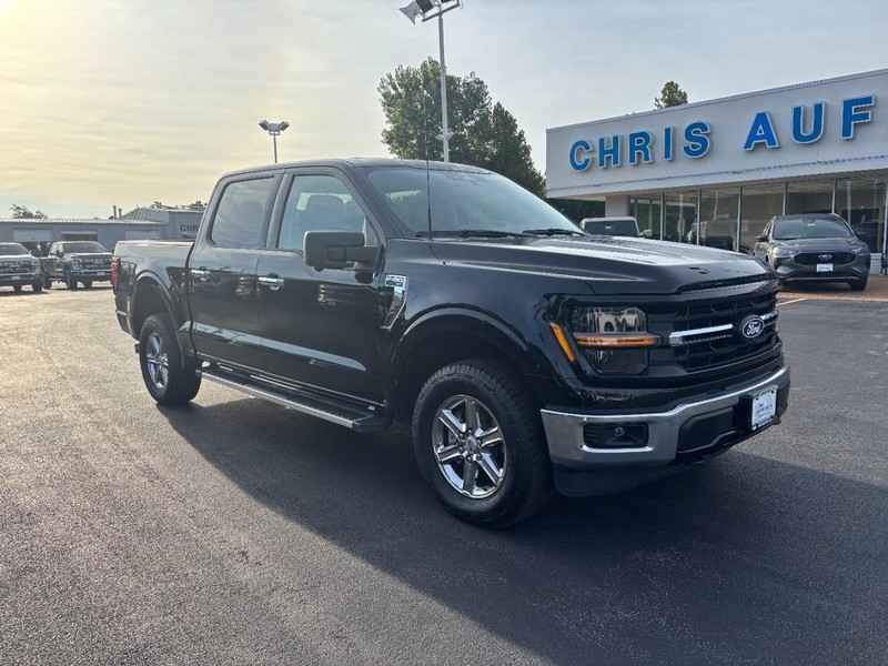 Ford F-150 Vehicle Full-screen Gallery Image 02