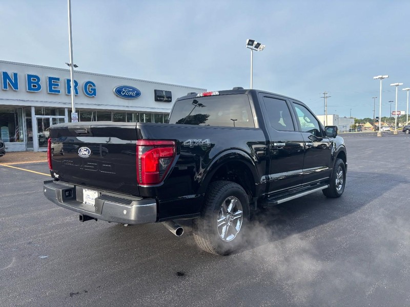 Ford F-150 Vehicle Full-screen Gallery Image 03