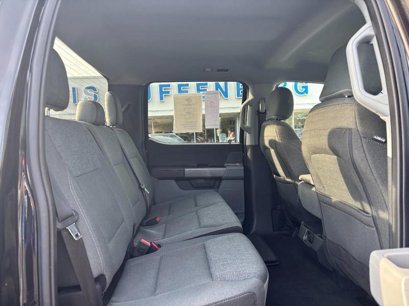 Ford F-150 Vehicle Full-screen Gallery Image 10