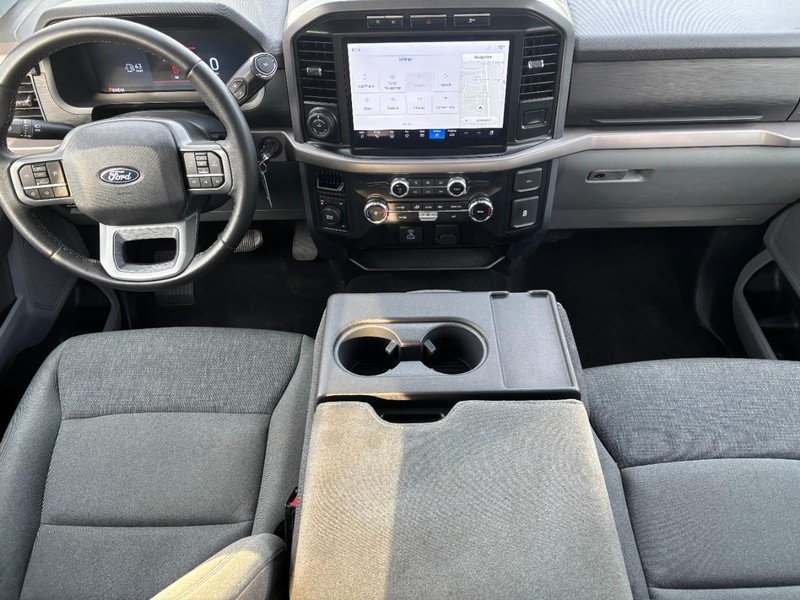 Ford F-150 Vehicle Full-screen Gallery Image 11