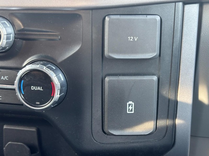 Ford F-150 Vehicle Full-screen Gallery Image 26