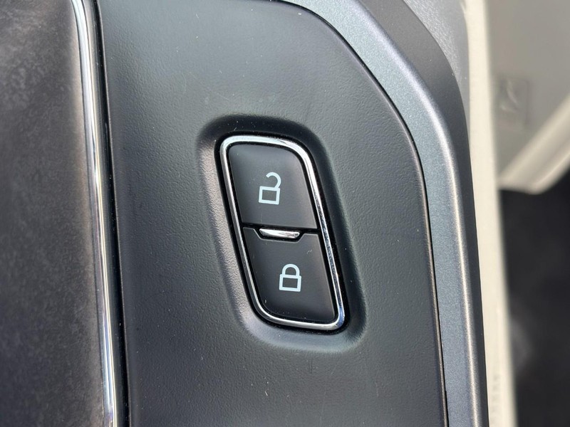 Ford F-150 Vehicle Full-screen Gallery Image 28