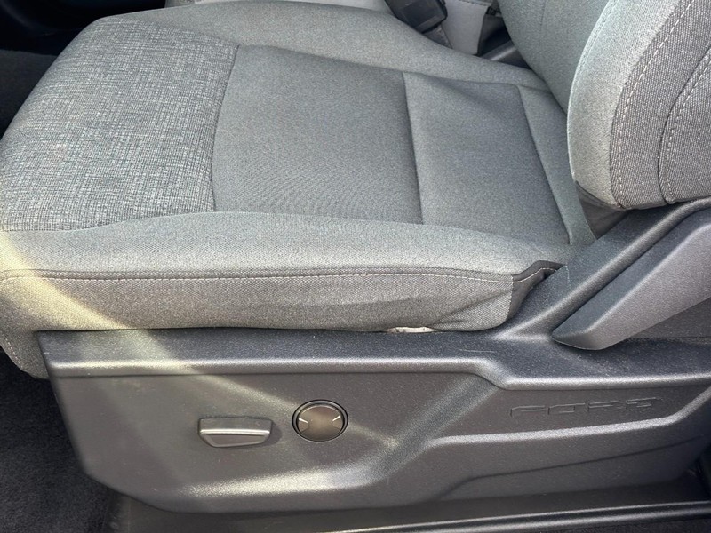 Ford F-150 Vehicle Full-screen Gallery Image 29