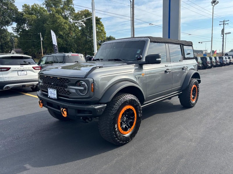 Ford Bronco Vehicle Full-screen Gallery Image 08