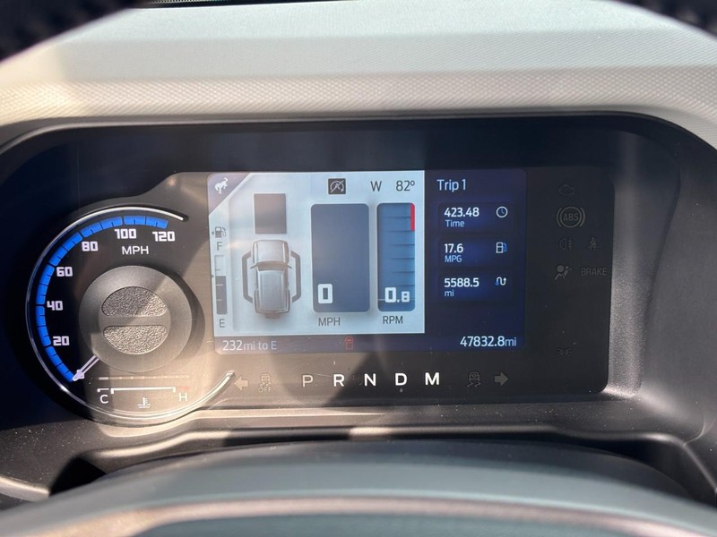 Ford Bronco Vehicle Full-screen Gallery Image 17