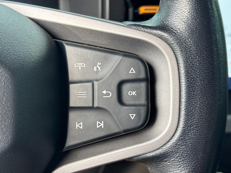 Ford Bronco Vehicle Full-screen Gallery Image 19