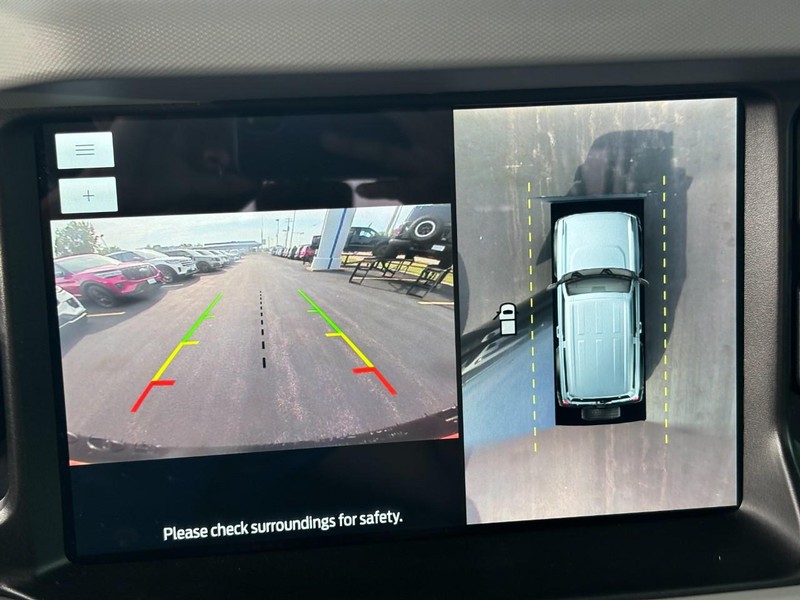 Ford Bronco Vehicle Full-screen Gallery Image 21