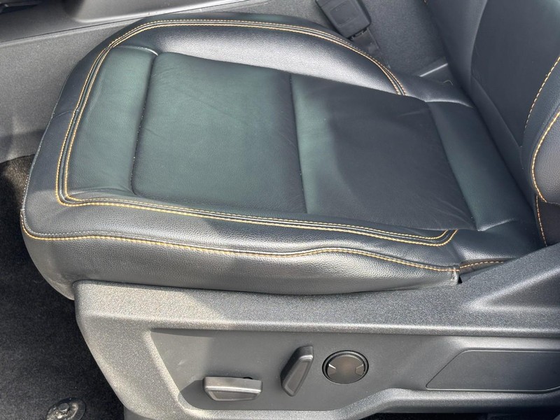 Ford Bronco Vehicle Full-screen Gallery Image 25