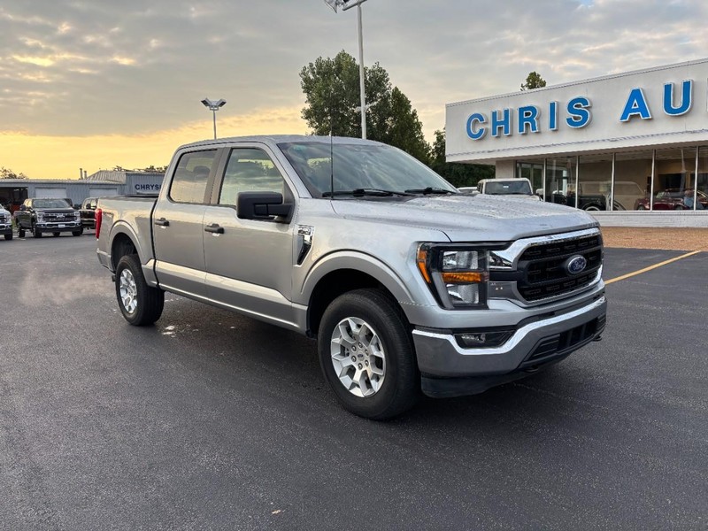 Ford F-150 Vehicle Full-screen Gallery Image 02