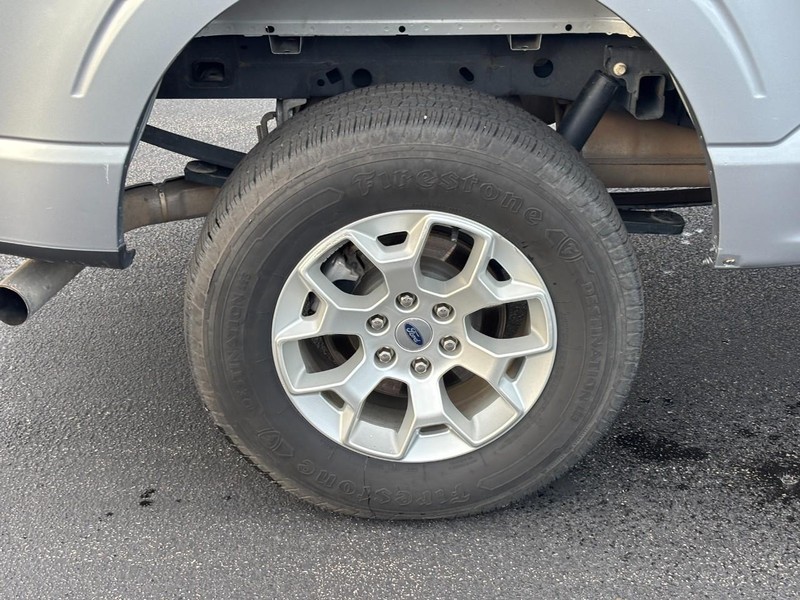 Ford F-150 Vehicle Full-screen Gallery Image 07