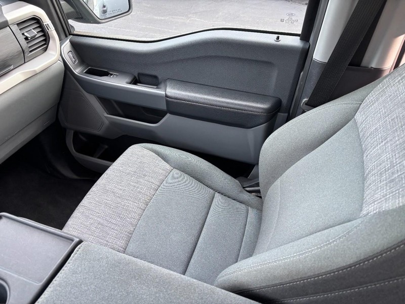 Ford F-150 Vehicle Full-screen Gallery Image 15