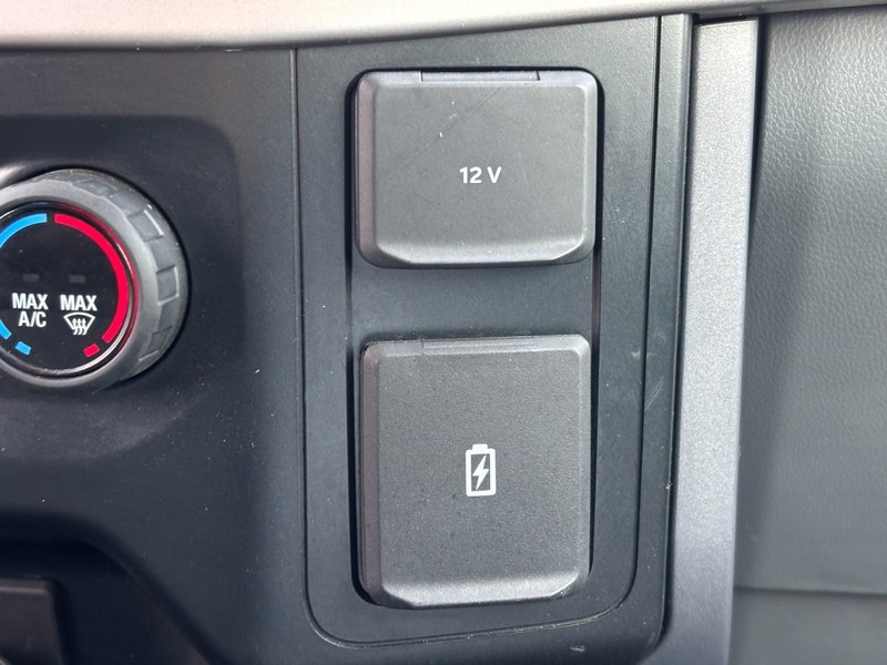 Ford F-150 Vehicle Full-screen Gallery Image 24