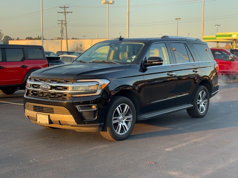 Ford Expedition Vehicle Full-screen Gallery Image 08