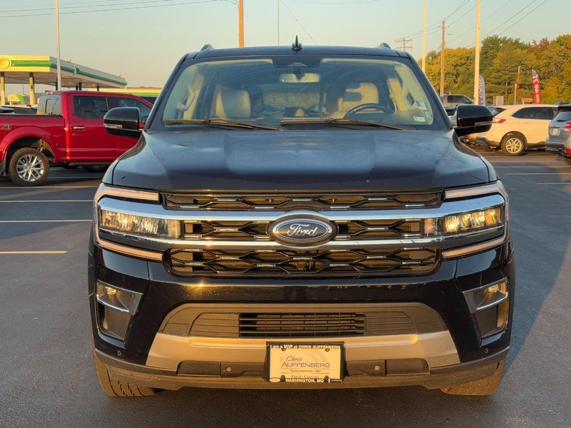 Ford Expedition Vehicle Full-screen Gallery Image 09