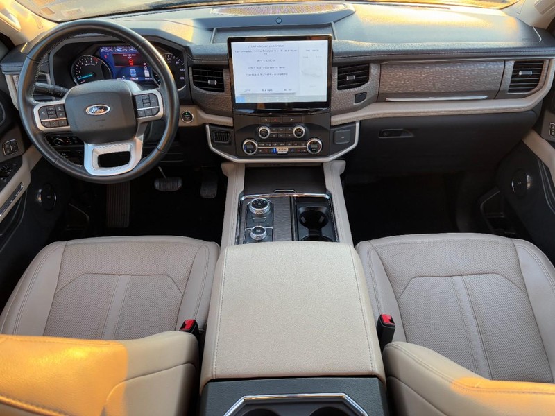 Ford Expedition Vehicle Full-screen Gallery Image 12