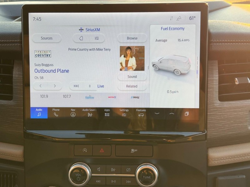 Ford Expedition Vehicle Full-screen Gallery Image 14