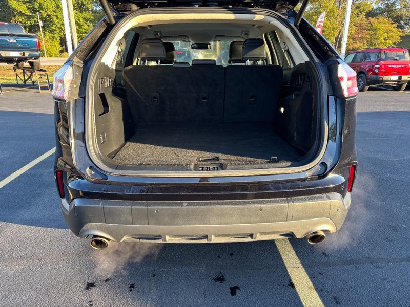 Ford Edge Vehicle Full-screen Gallery Image 04