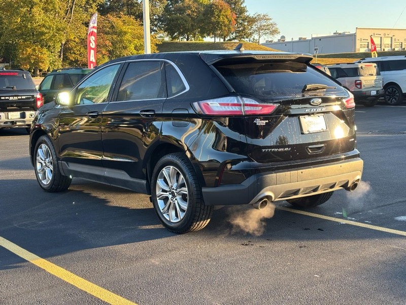 Ford Edge Vehicle Full-screen Gallery Image 06