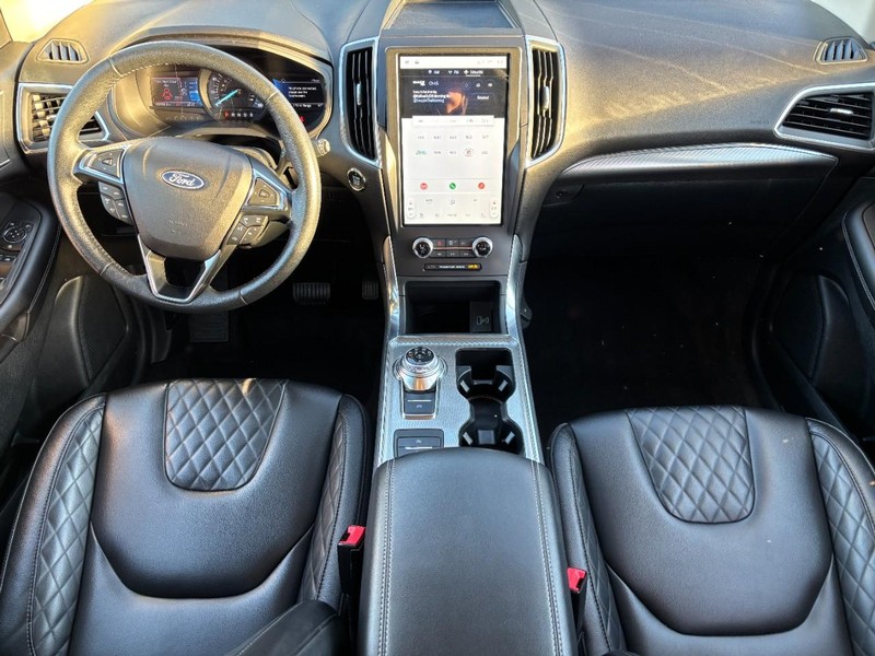 Ford Edge Vehicle Full-screen Gallery Image 11