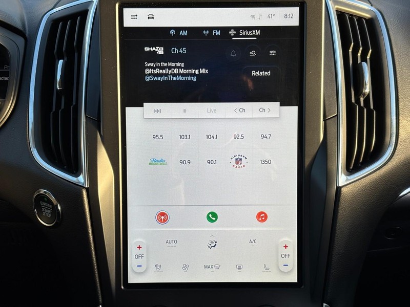 Ford Edge Vehicle Full-screen Gallery Image 13