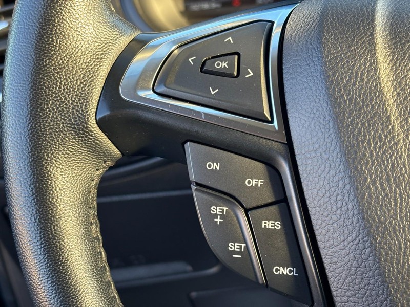 Ford Edge Vehicle Full-screen Gallery Image 17