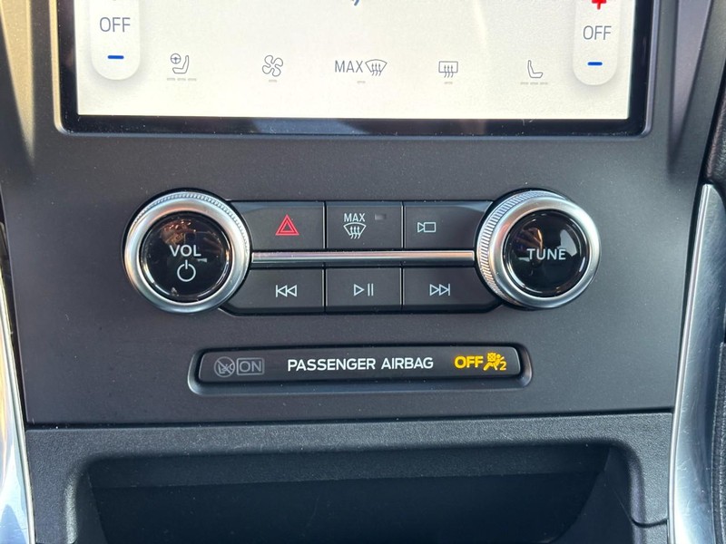 Ford Edge Vehicle Full-screen Gallery Image 22