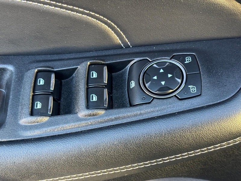 Ford Edge Vehicle Full-screen Gallery Image 23