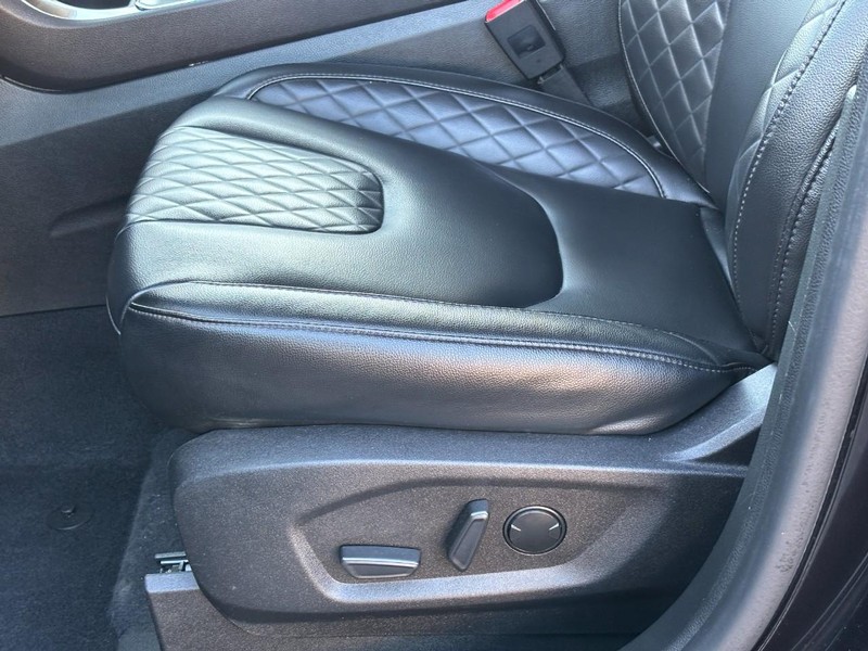 Ford Edge Vehicle Full-screen Gallery Image 25