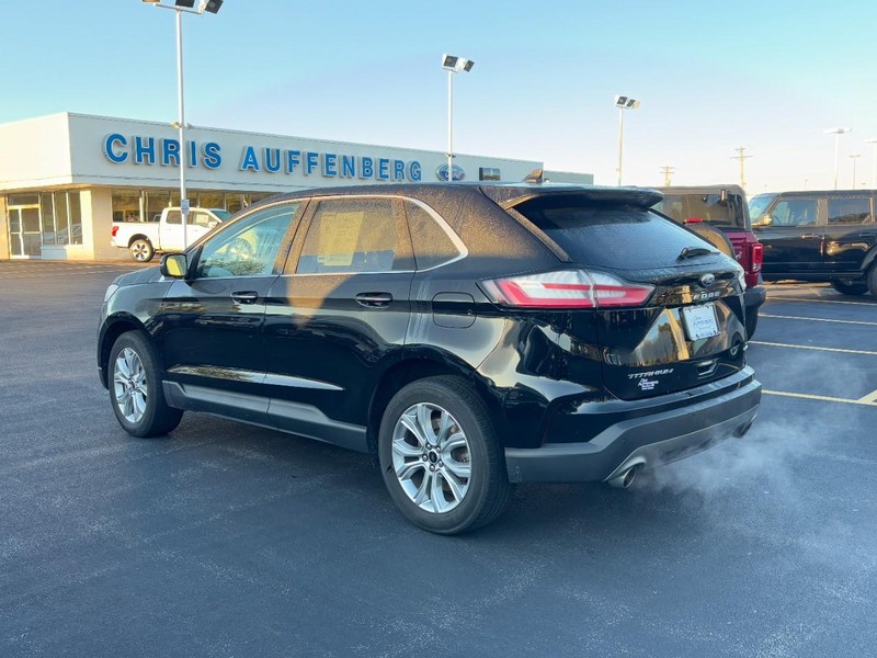 Ford Edge Vehicle Full-screen Gallery Image 06