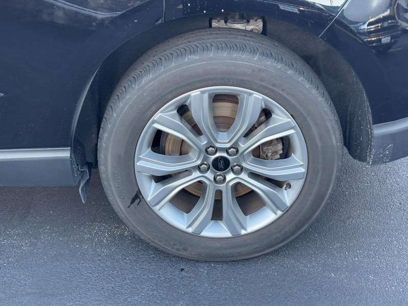 Ford Edge Vehicle Full-screen Gallery Image 07