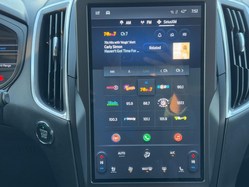 Ford Edge Vehicle Full-screen Gallery Image 13