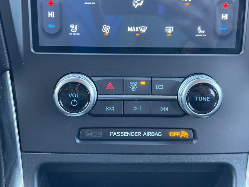 Ford Edge Vehicle Full-screen Gallery Image 14