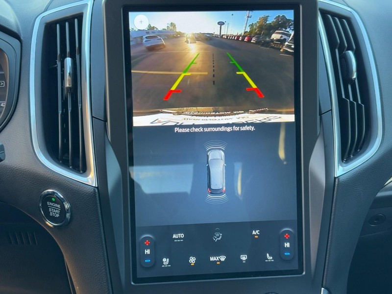 Ford Edge Vehicle Full-screen Gallery Image 21