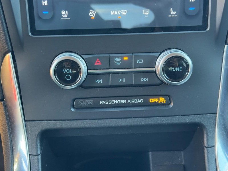 Ford Edge Vehicle Full-screen Gallery Image 22